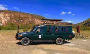 rent safari land cruiser