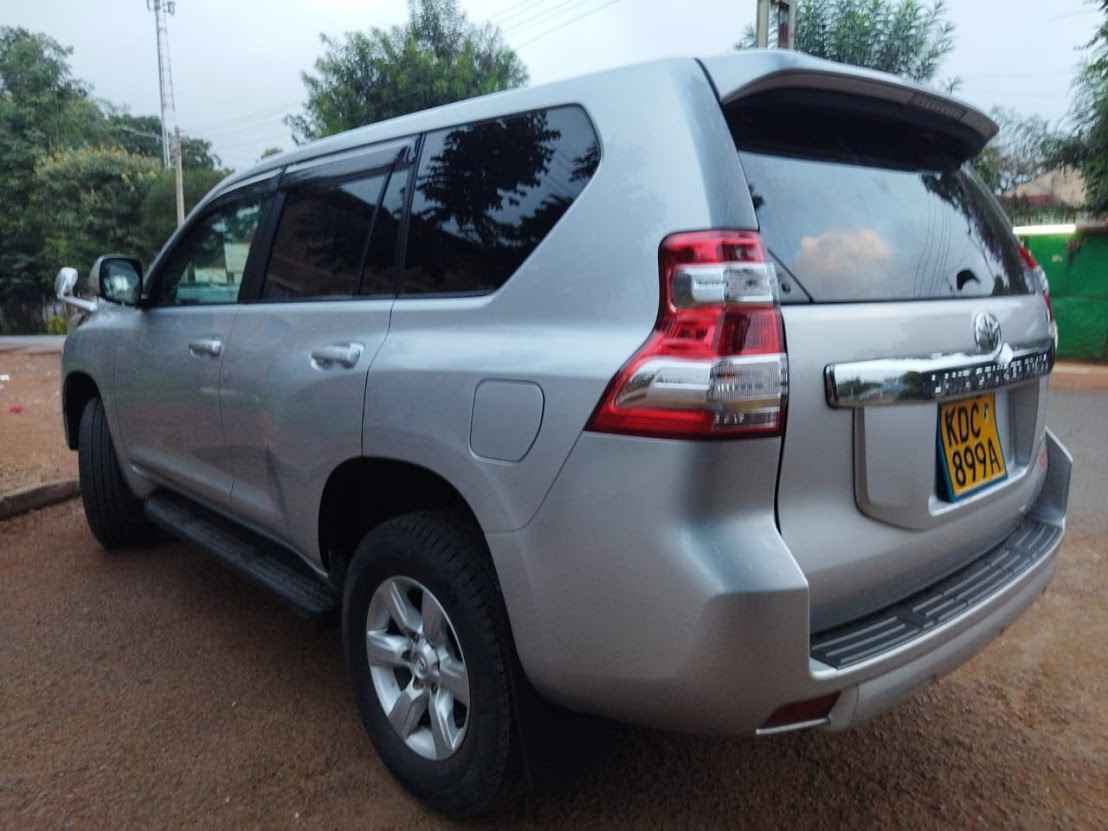 Hire Toyota V8 Nairobi - Bamm Tours & Safaris - Call 0712004003